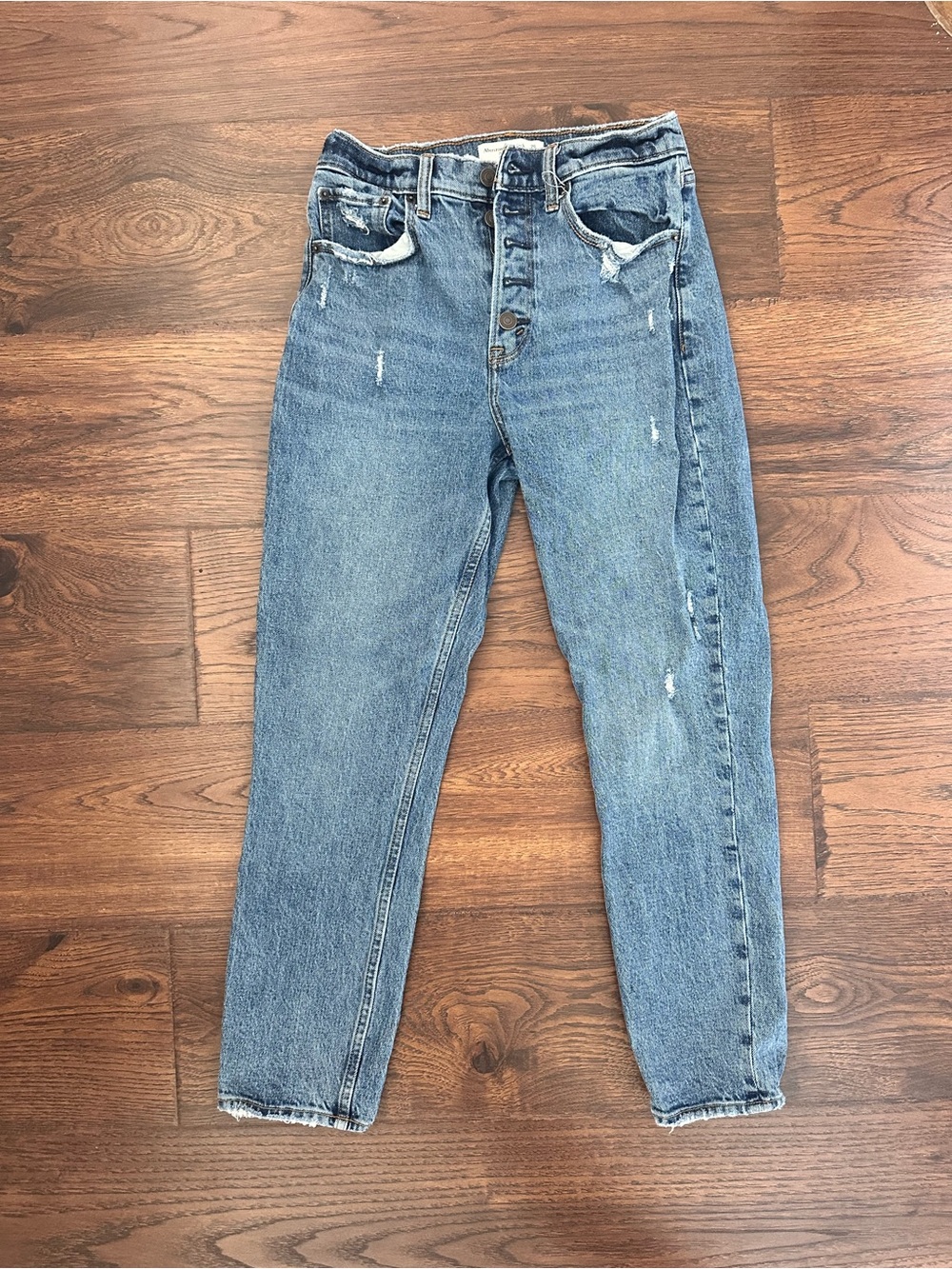 Abercrombie & Fitch High-Rise Mom Jean
